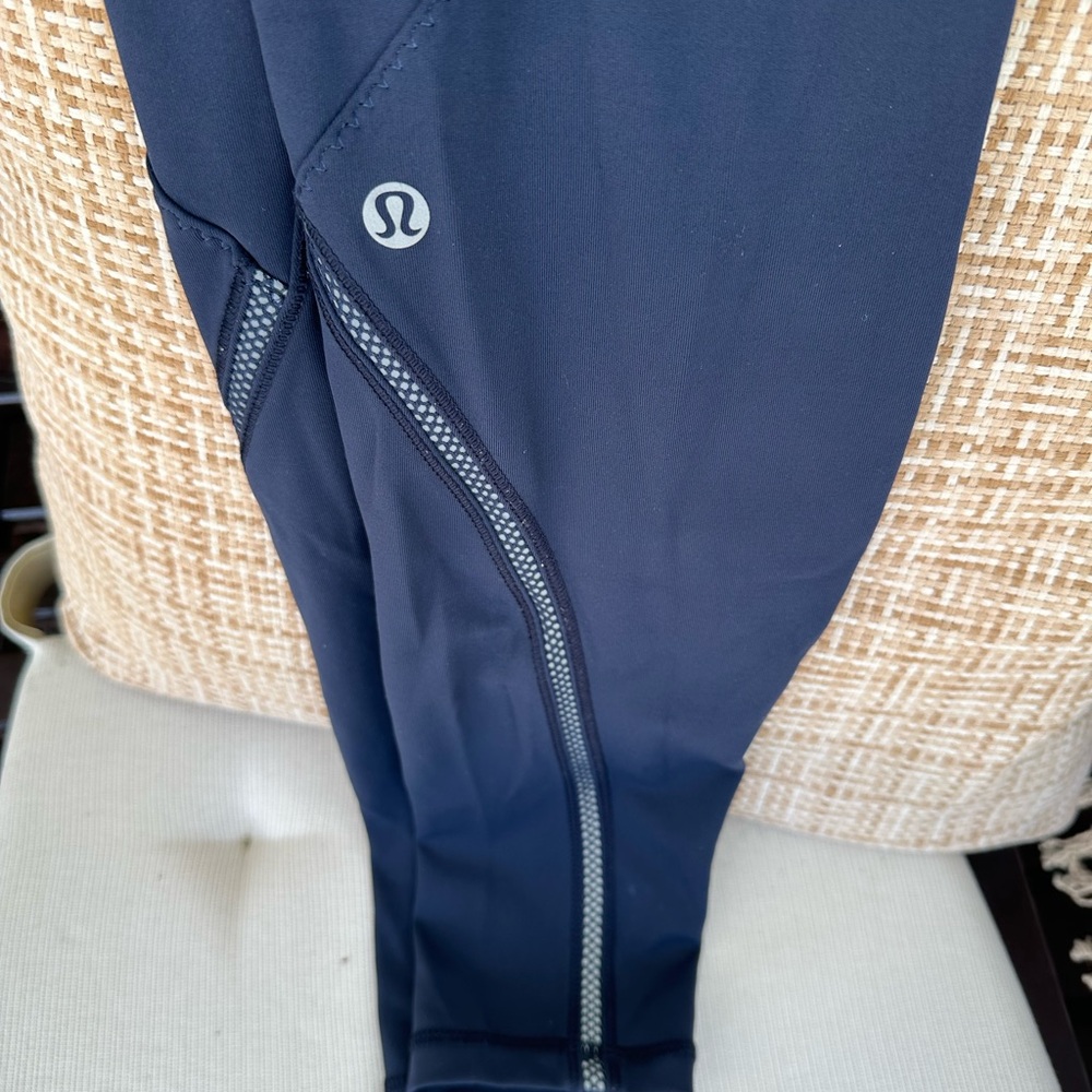 Lululemon navy blue leggings, size 8